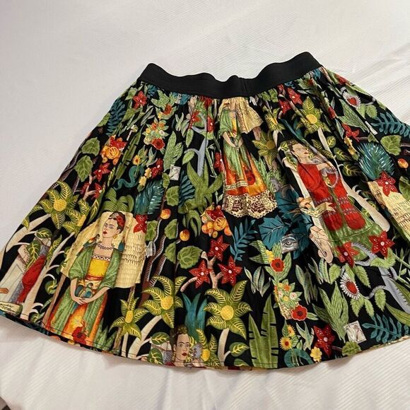 HEMET Frida Kahlo Print Pleated Skirt Size Large - Picture 8 of 9